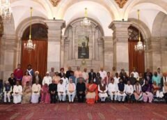 Padma Awards 2023: राष्ट्रपति द्रौपदी मुर्मू ने प्रमुख हस्तियों को पद्म पुरस्कारों से किया सम्मानित, कुमार मंगलम बिड़ला को मिला पद्म भूषण