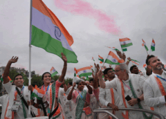 #OpeningCeremony: ओलंपिक उद्घाटन समारोह शुरू, सिंधू-शरत ने की भारतीय दल की अगुआई, सेरेमनी में लहराया तिरंगा…..