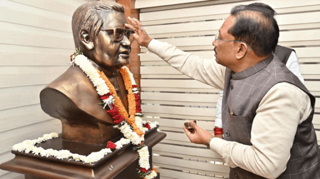 Atal-Bihari-Vajpaye-25