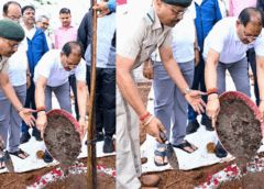 मुख्यमंत्री विष्णु देव साय ने ‘एक पेड़ माँ के नाम’ अभियान के तहत किया पौधारोपण