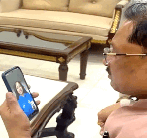 video-call-par-di-badhai